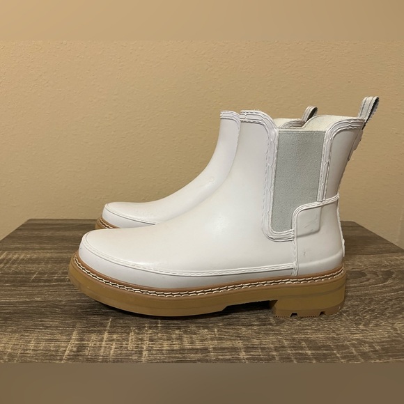Hunter White Chelsea Boots with Tan Soles - Picture 1 of 6